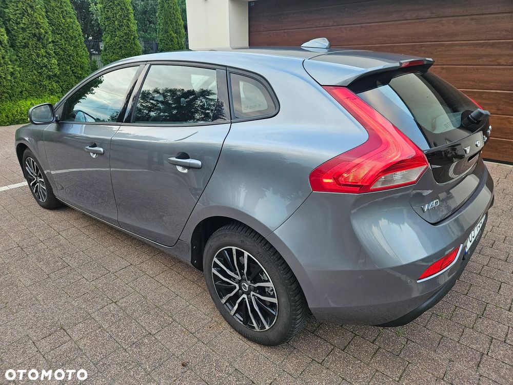 Volvo V40 D2 Momentum - 9