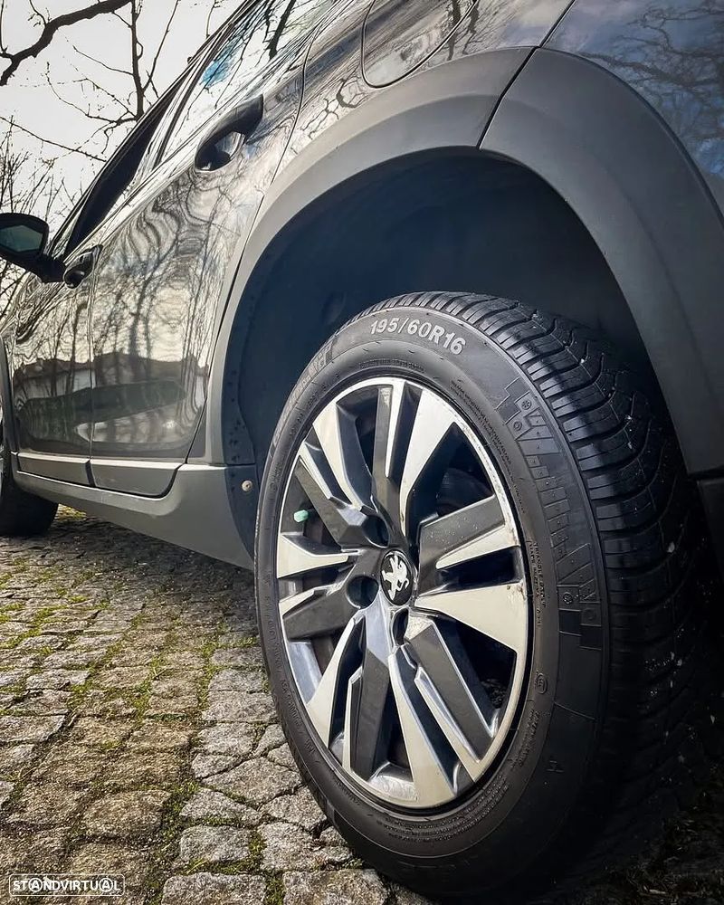 Peugeot 2008 PureTech 110 Stop&Start Allure - 8