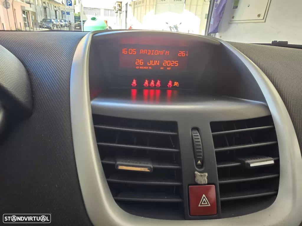 Peugeot 207 1.4 16V Trendy - 14