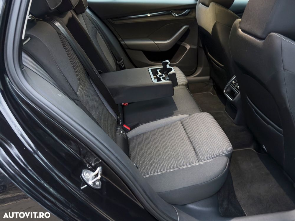 Skoda Octavia Combi 2.0 TDI DSG Tour - 5