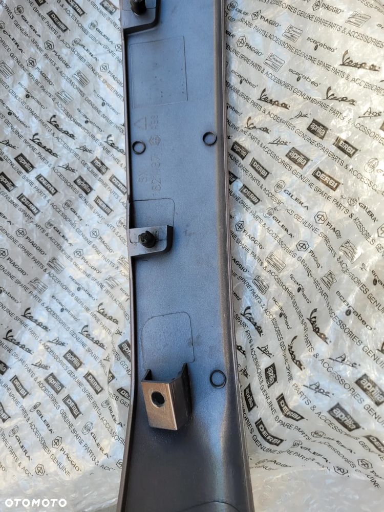 Owiewka, osłona, pług, próg, podłoga, podest Piaggio GTS 300 - 10