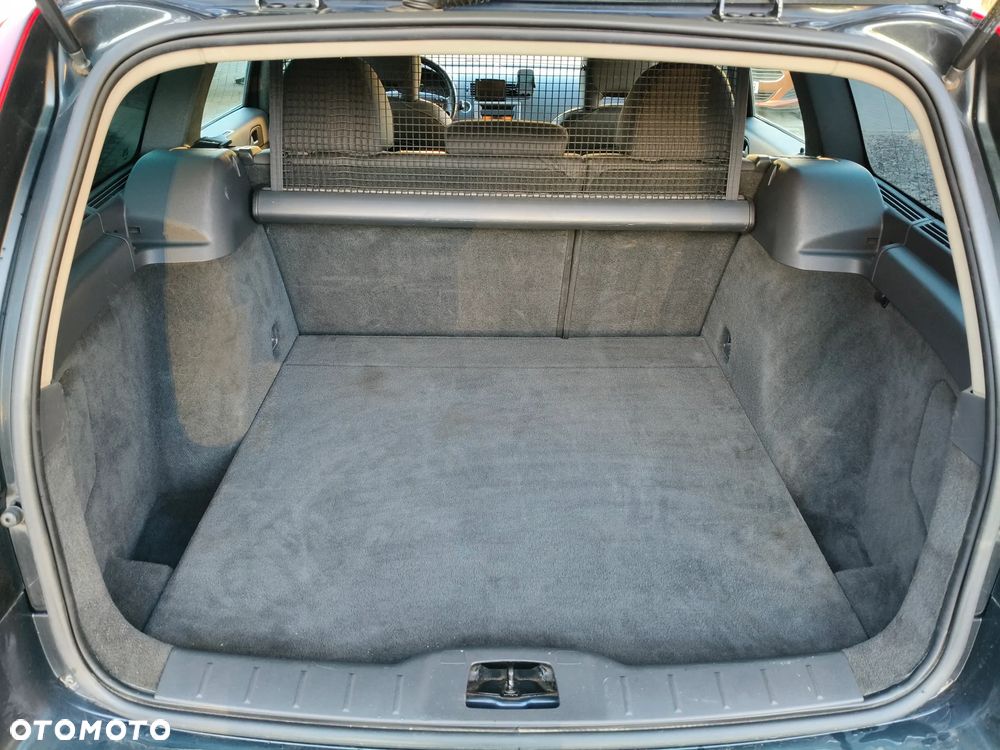 Volvo V50 1.6D DPF DRIVe Momentum - 11