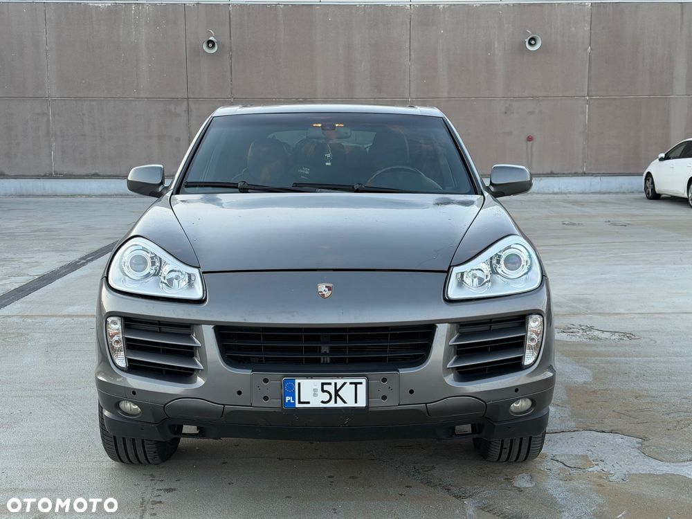Porsche Cayenne - 2