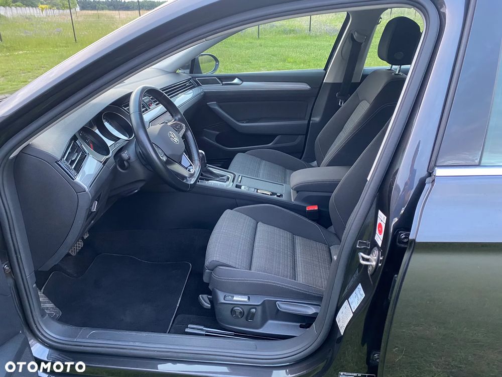 Volkswagen Passat - 16