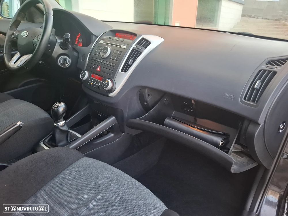 Kia Ceed 1.6 CRDi EX Eco - 39