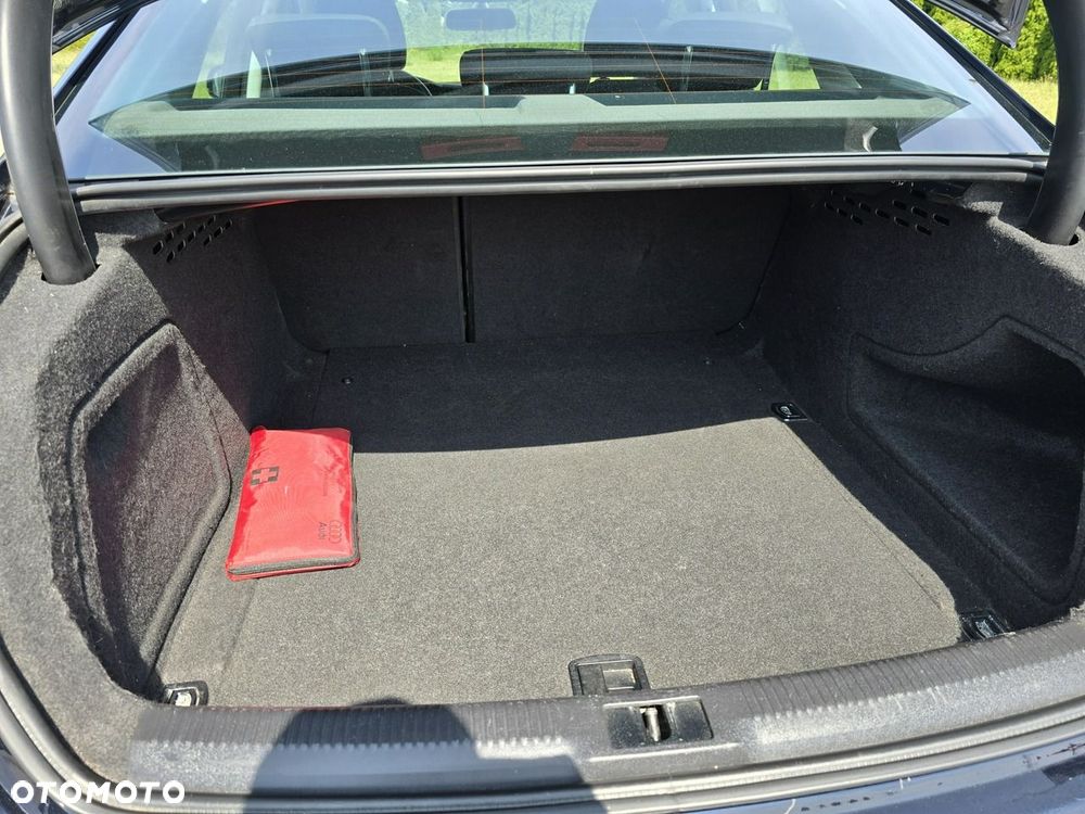 Audi A4 Limousine - 19
