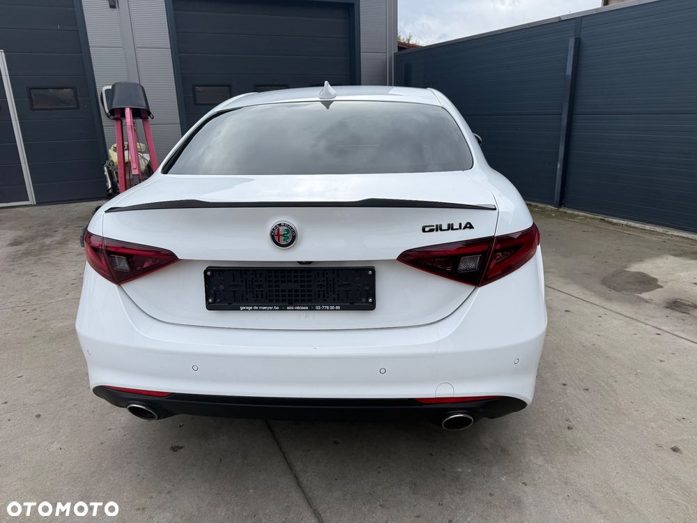 Alfa Romeo Giulia 2.0 Turbo 16V AT8 Super - 14