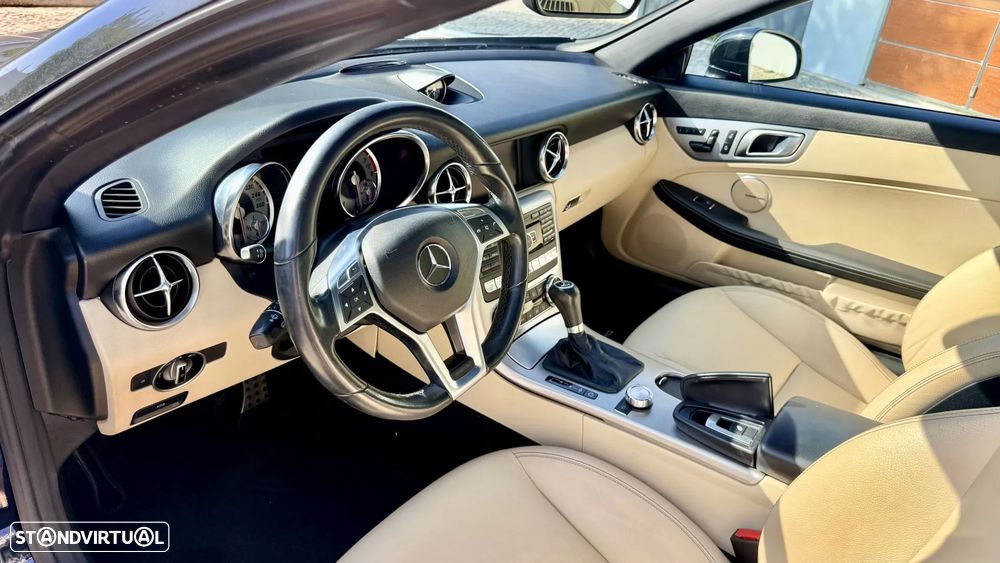 Mercedes-Benz SLK 200 (BlueEFFICIENCY) 7G-TRONIC - 21