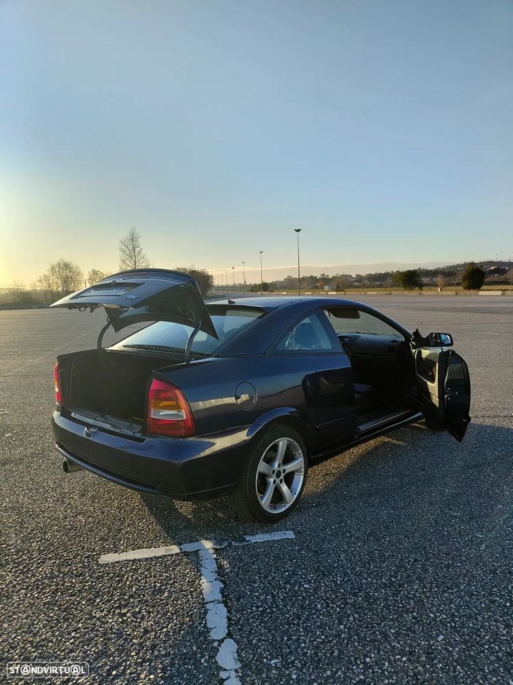 Opel Astra Coupe 1.8 16V - 6