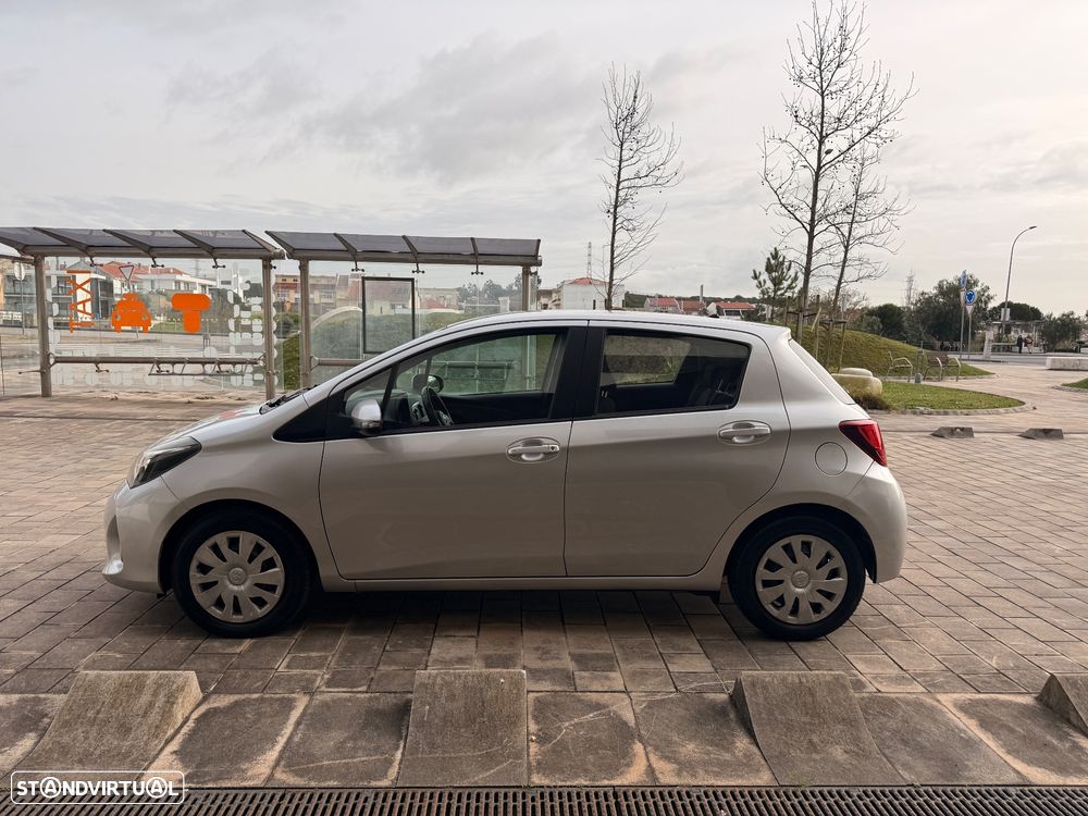Toyota Yaris 1.5 HSD Active - 10