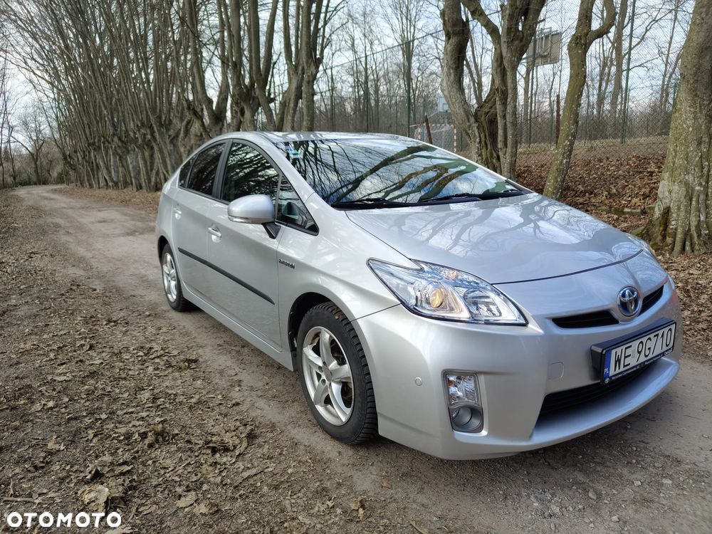 Toyota Prius (Hybrid) - 27