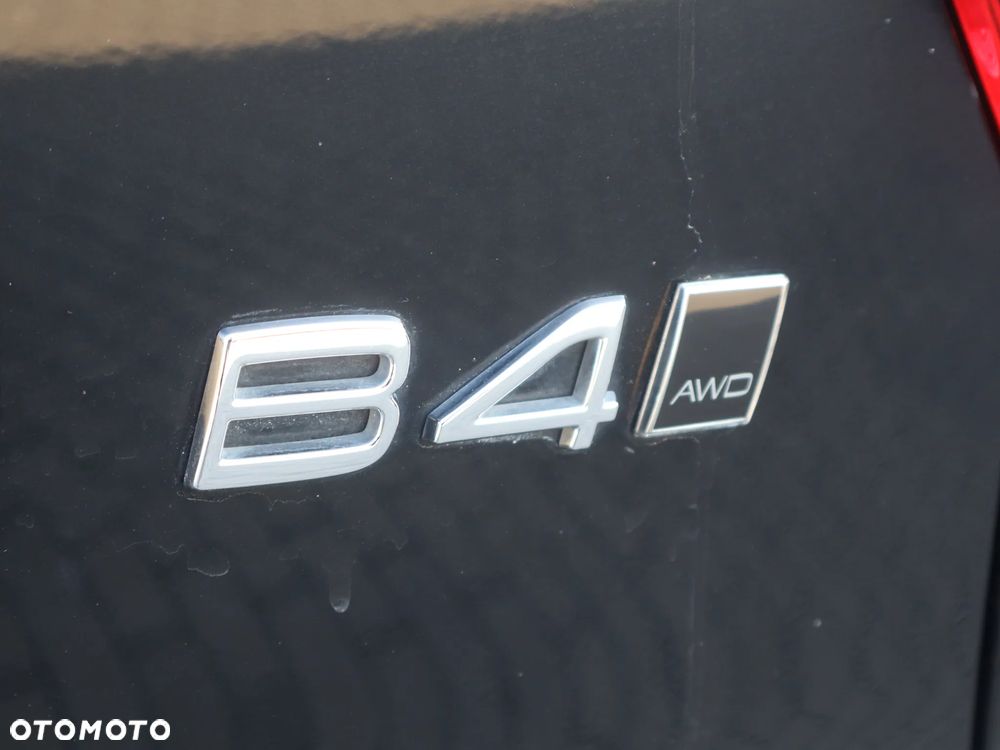 Volvo XC 40 B4 B AWD Momentum Pro - 21