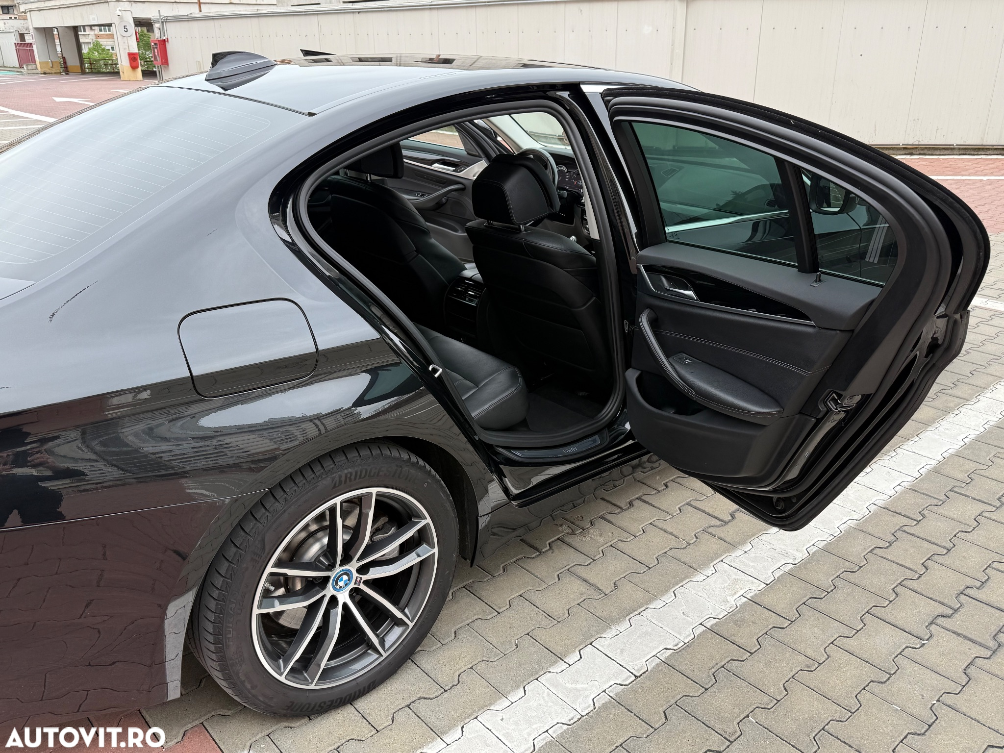 BMW Seria 5 520d AT - 11
