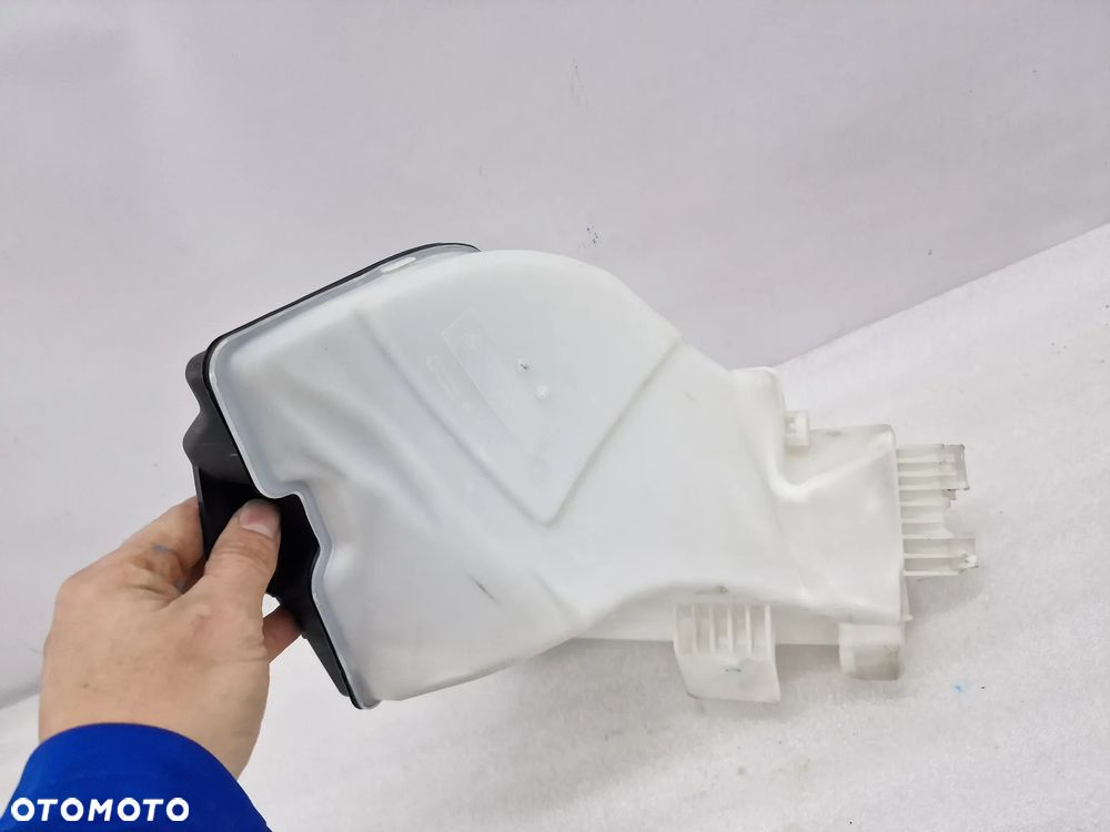 BMW E46 / E85 ZBIORNICZEK SPRYSKIWACZY POD XENON , NR 6167-7008057 / 7008057 , NR AUKCJI ZS38 - 4