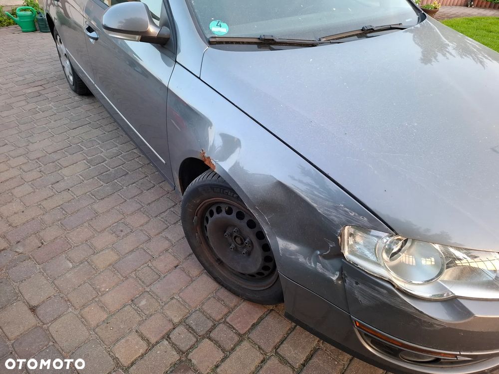 Volkswagen Passat 1.9 TDI DPF BlueMotion - 3