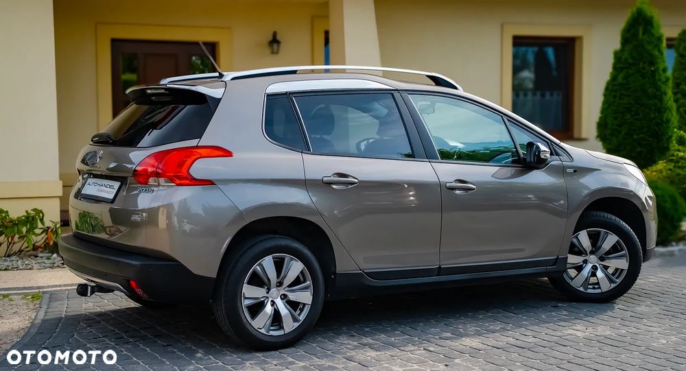 Peugeot 2008 BlueHDi 100 STOP & START Style - 24