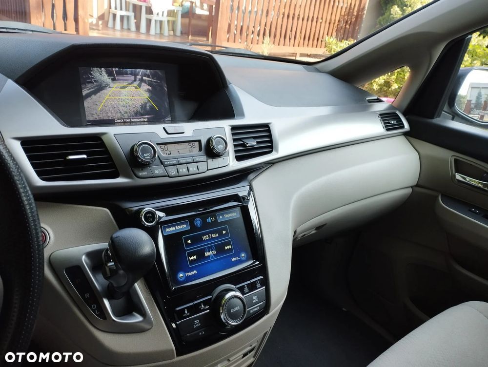 Honda Odyssey 3.5 LX - 21