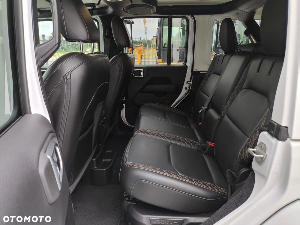 Jeep Wrangler - 23
