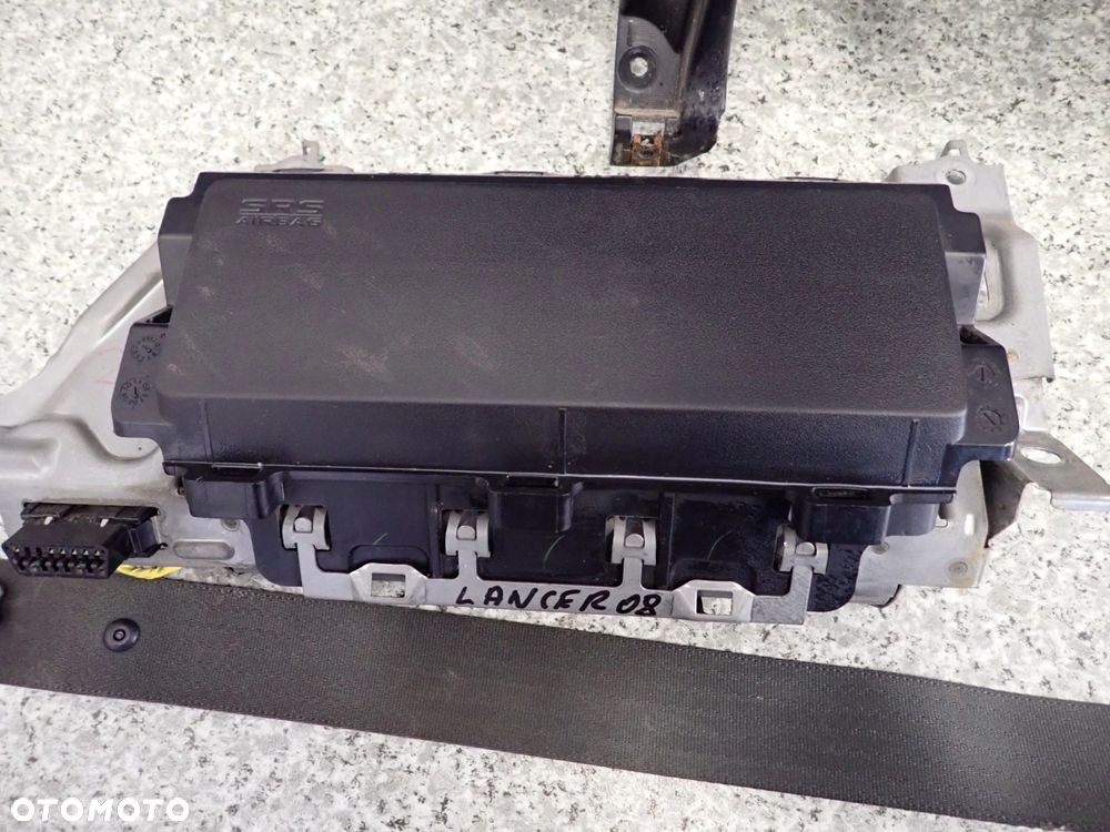 MITSUBISHI LANCER VIII 4D 08- DESKA ROZDZIELCZA PODUSZKI POWIETRZA ZESTAW - 2