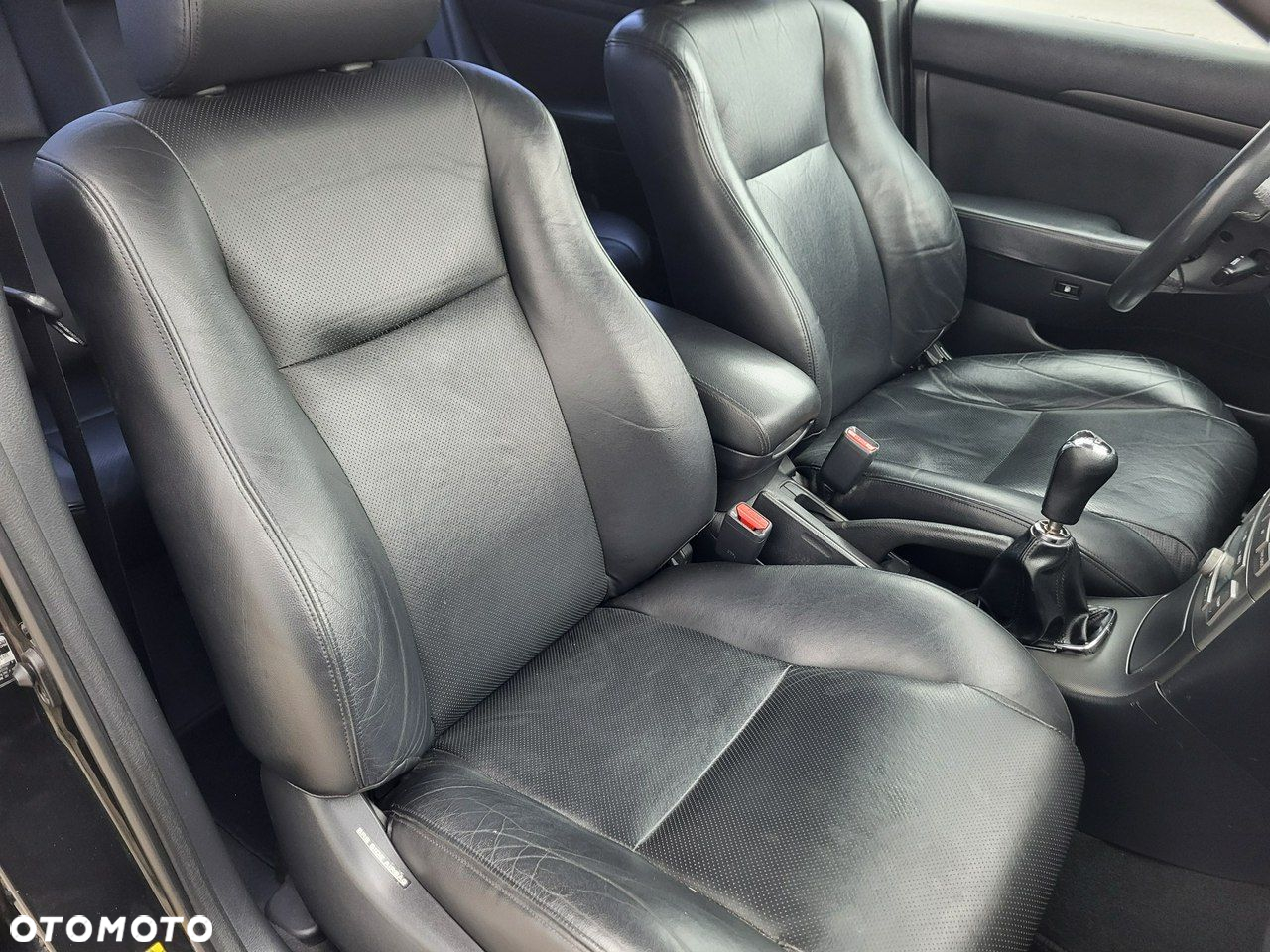 Toyota Avensis - 22