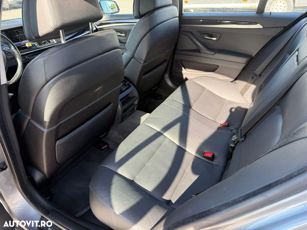 BMW Seria 5 525d Touring Aut. Luxury Line - 8