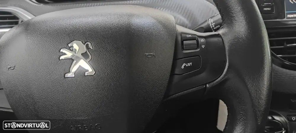 Peugeot 208 1.2 PureTech Active - 36