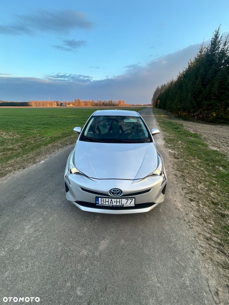 Toyota Prius Hybrid - 1