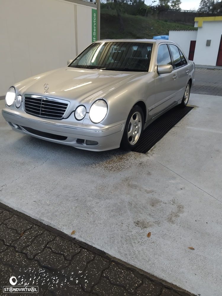 Mercedes-Benz E 200 Kompressor Classic - 1