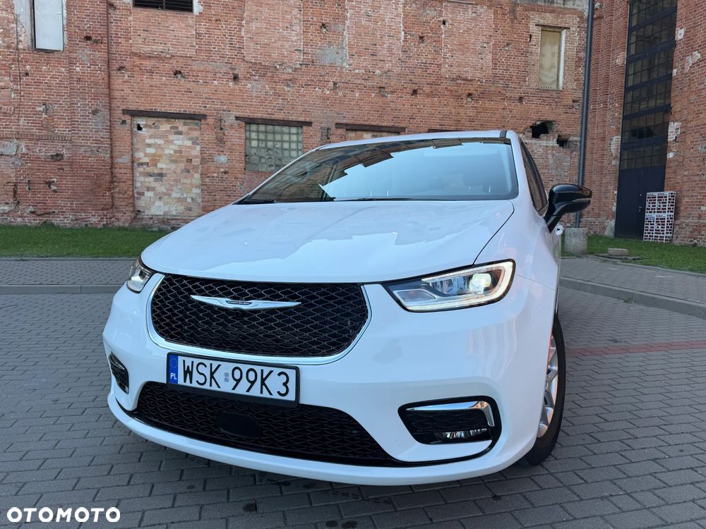 Chrysler Pacifica - 4