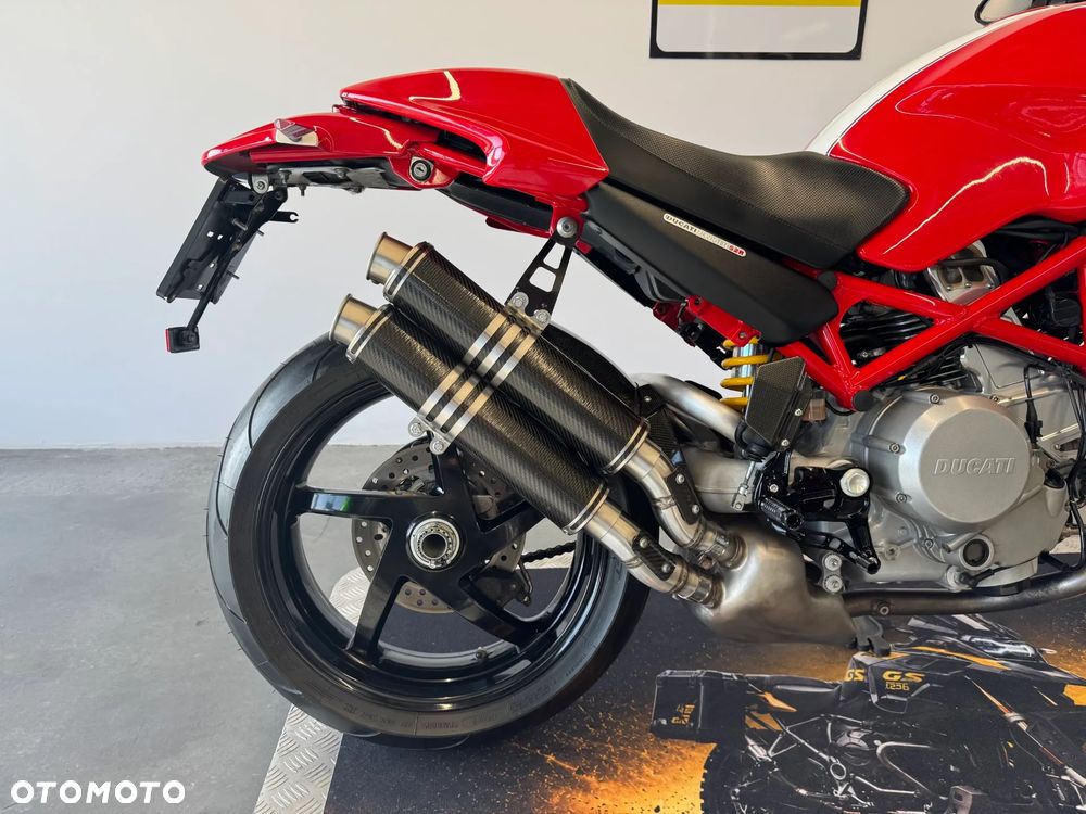 Ducati Monster - 16