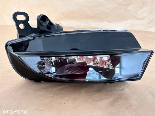 Halogen Audi S5 lewy 8T0941699F