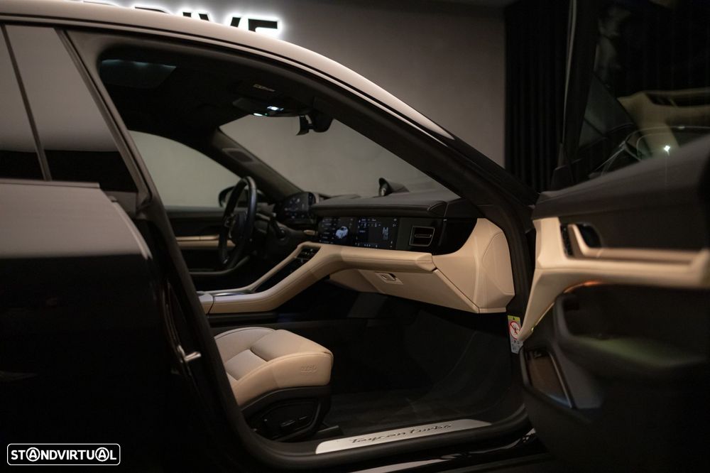 Porsche Taycan Turbo - 8