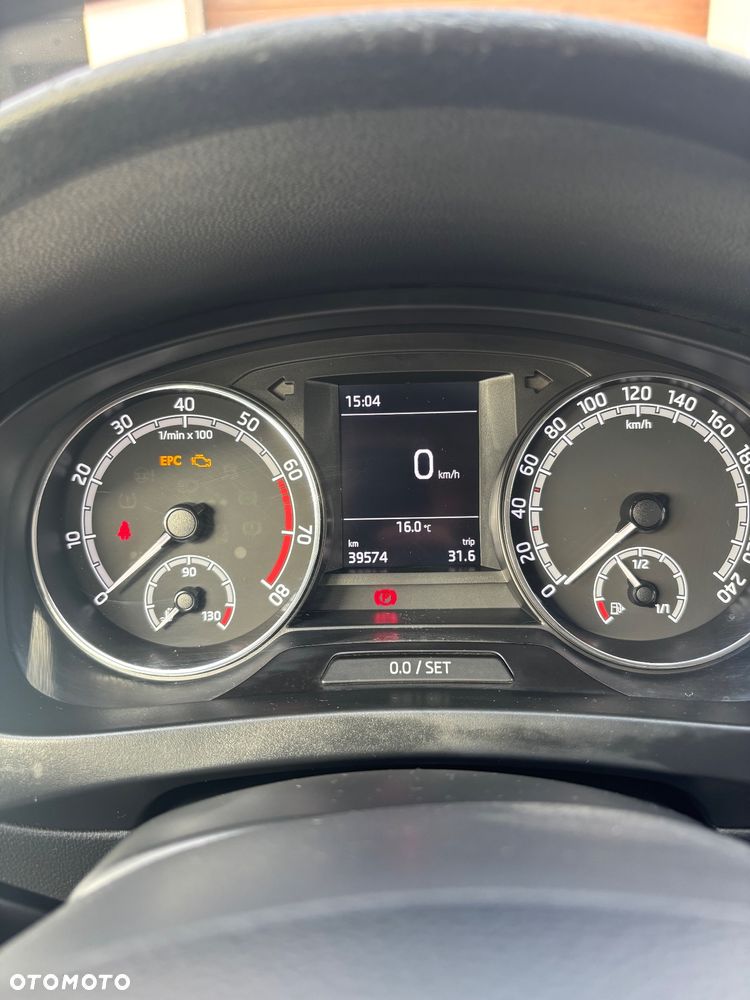 Skoda RAPID Spb 1.0 TSI Drive - 10