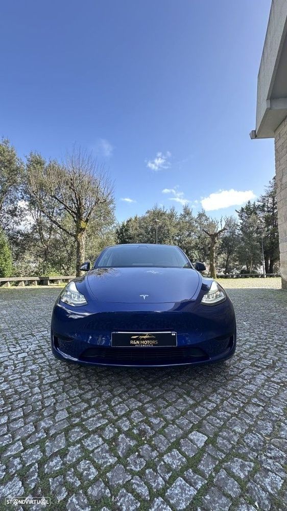 Tesla Model Y - 3