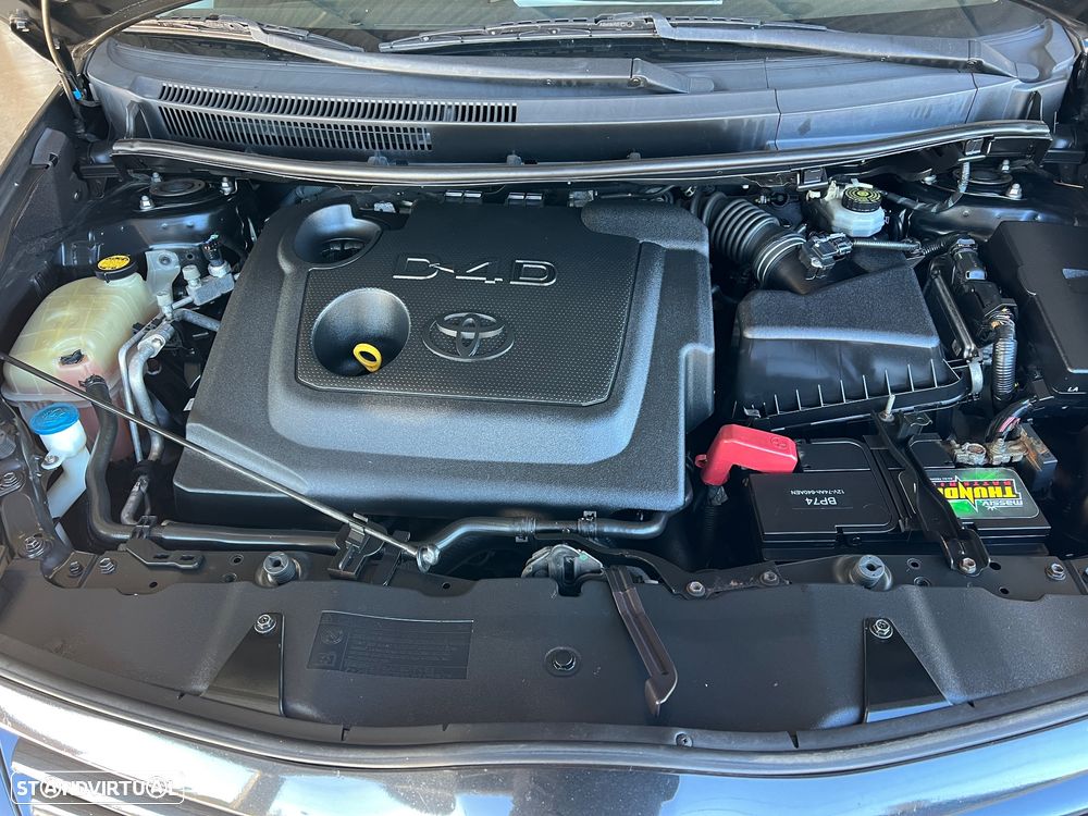 Toyota Auris 1.4 D-4D Exclusive+P.Sport - 18