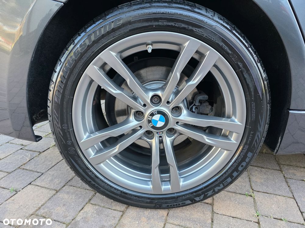 BMW Seria 3 330i xDrive M Sport - 18