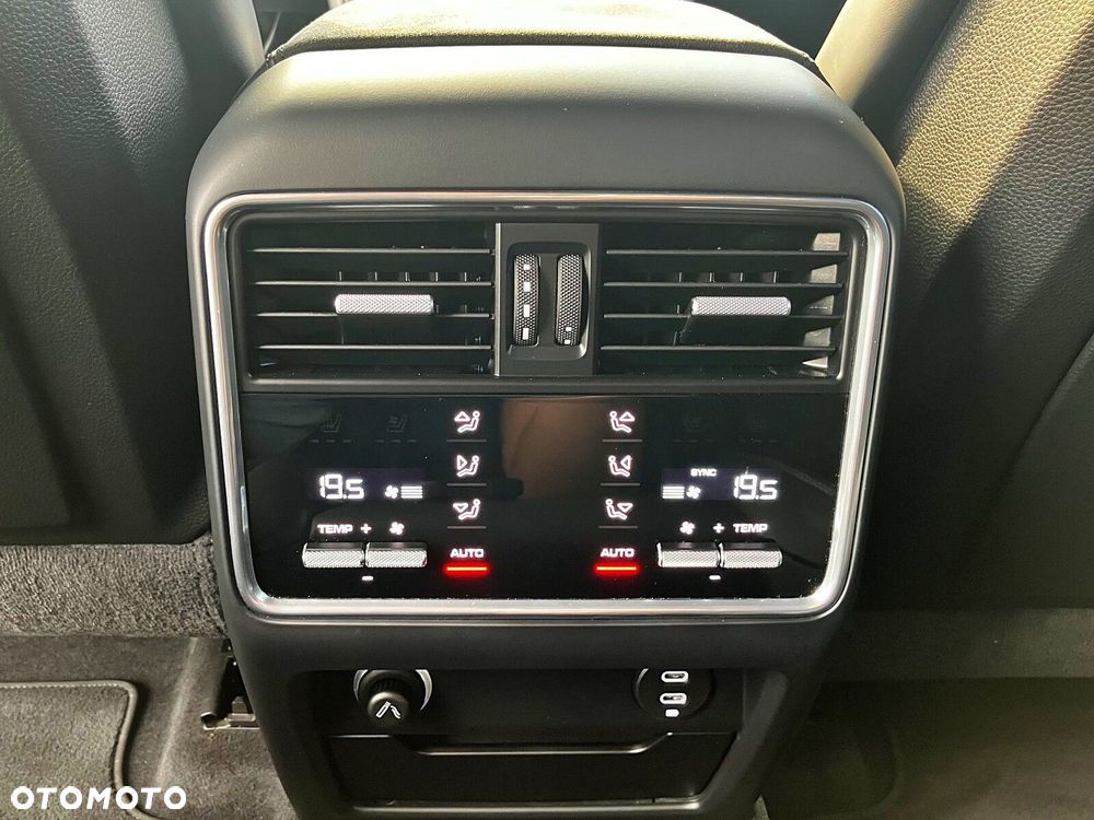 Porsche Cayenne - 32