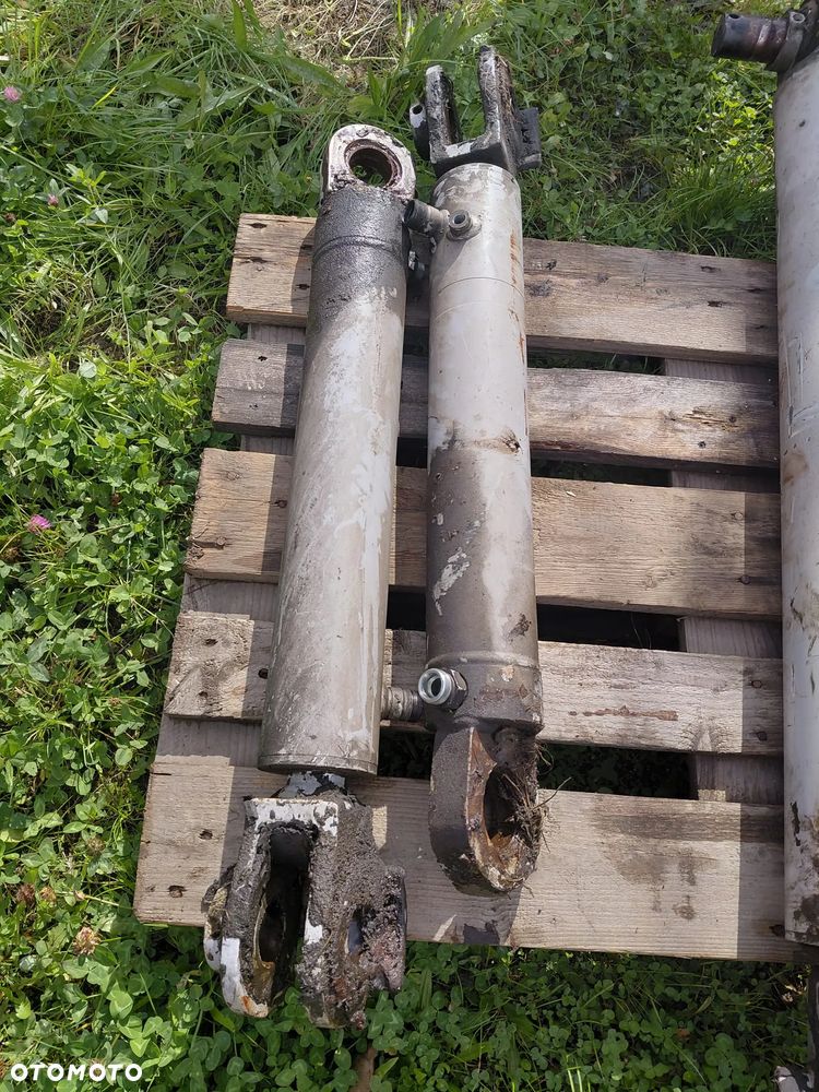 Siłownik Hydrauliczny - 4