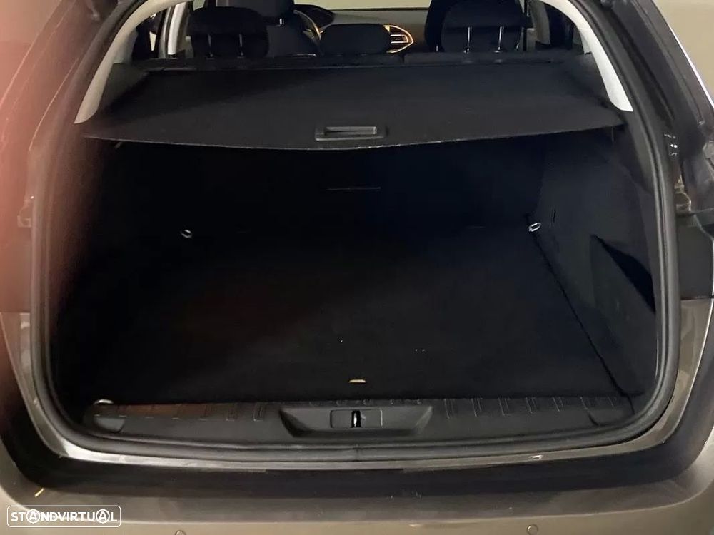 Peugeot 308 SW 1.2 PureTech Style - 8