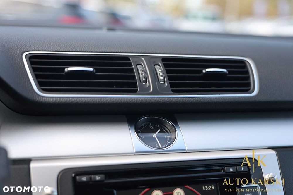 Volkswagen Passat - 32