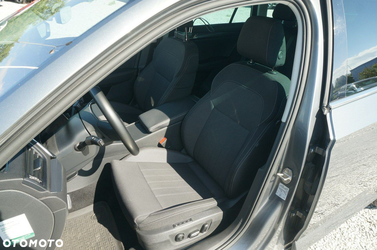 Skoda Superb 2.0 TDI SCR Style DSG - 22