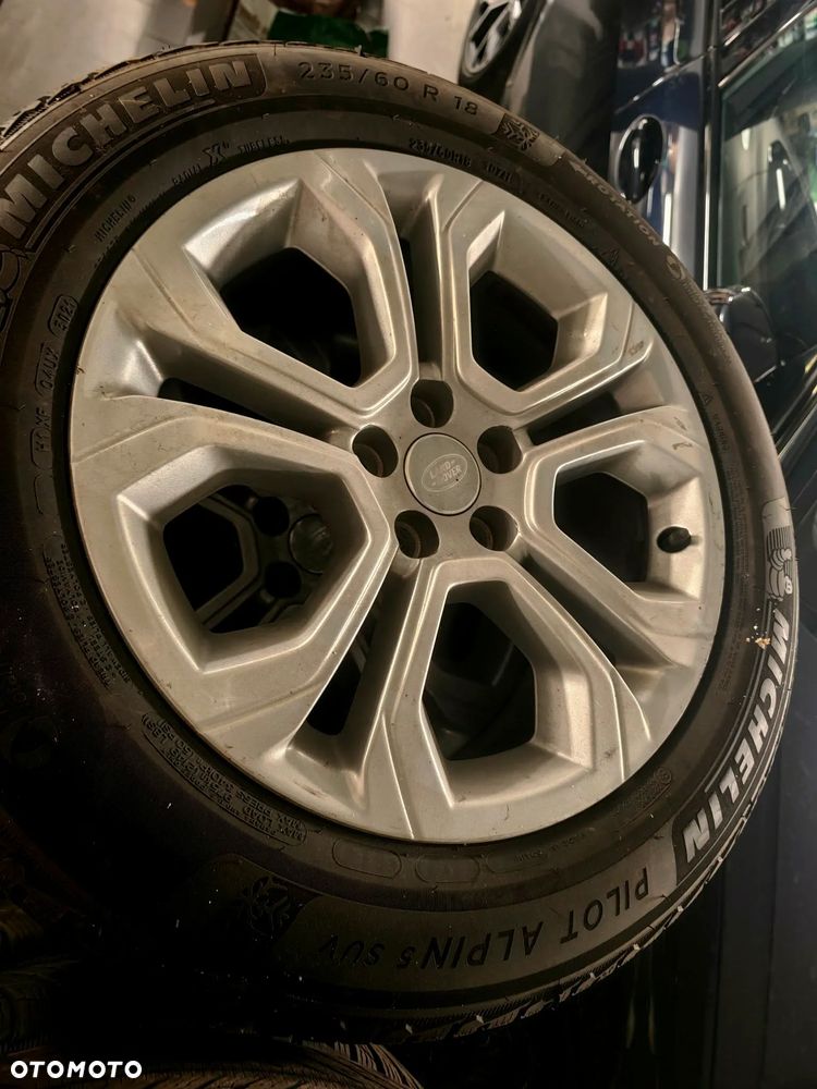 Land Rover Range Rover Evoque 2.0 D165 mHEV R-Dynamic SE - 26