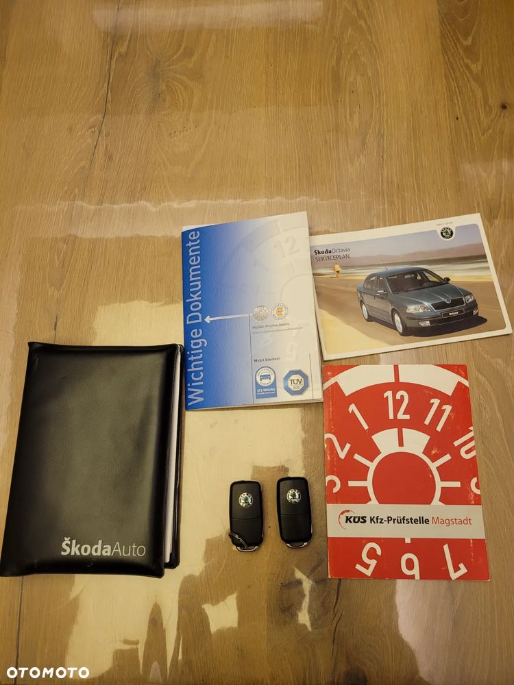 Skoda Octavia 2.0 FSI Ambiente - 27