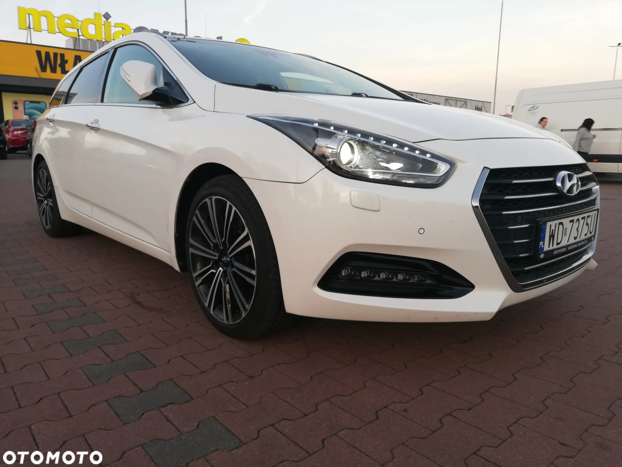Hyundai i40 Kombi 1.7 CRDi Premium - 11