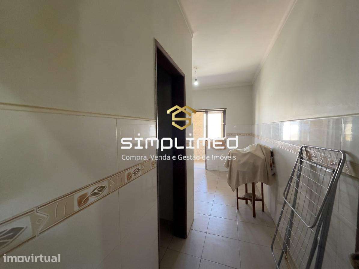 Apartamento T2 para recuperação total. - Grande imagem: 3/17