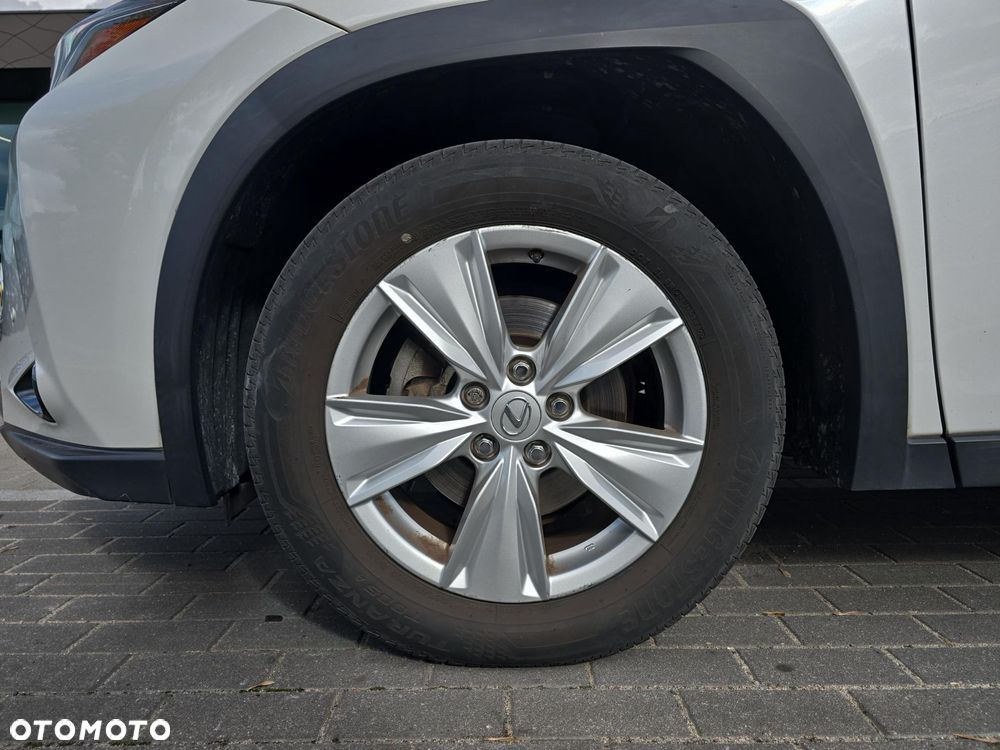 Lexus UX - 9