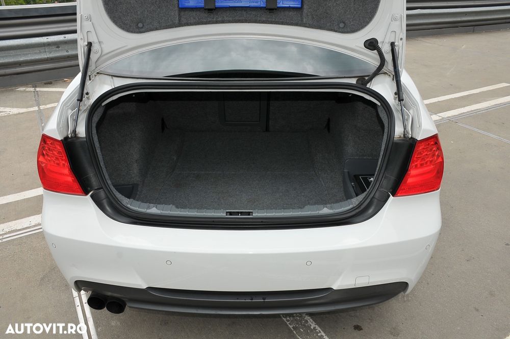 BMW Seria 3 318i Edition Sport - 9