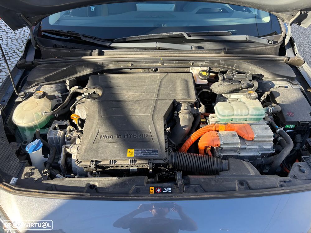 Hyundai Ioniq 1.6 GDI HEV Hybrid Tech - 18