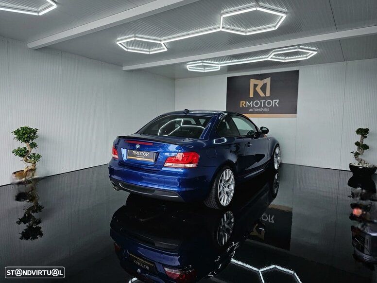 BMW 118 d Limited Edition Lifestyle c/ M Sport Pack - 7