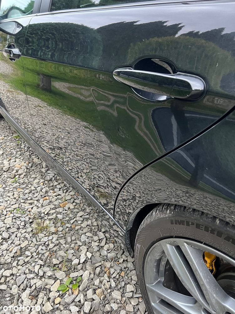 BMW Seria 3 318i Touring - 21